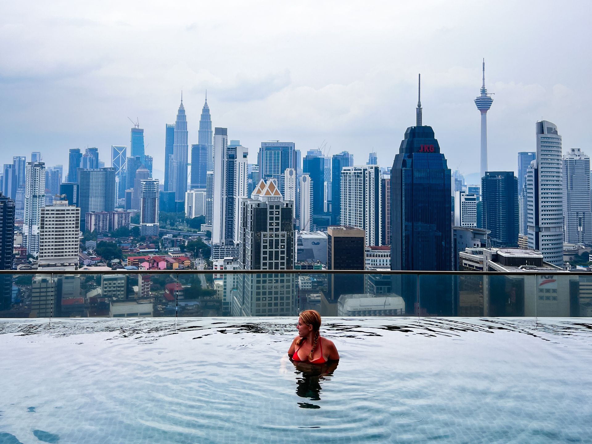 Hotel con piscina panoramica a Kuala Lumpur credit to @wanderlustabout