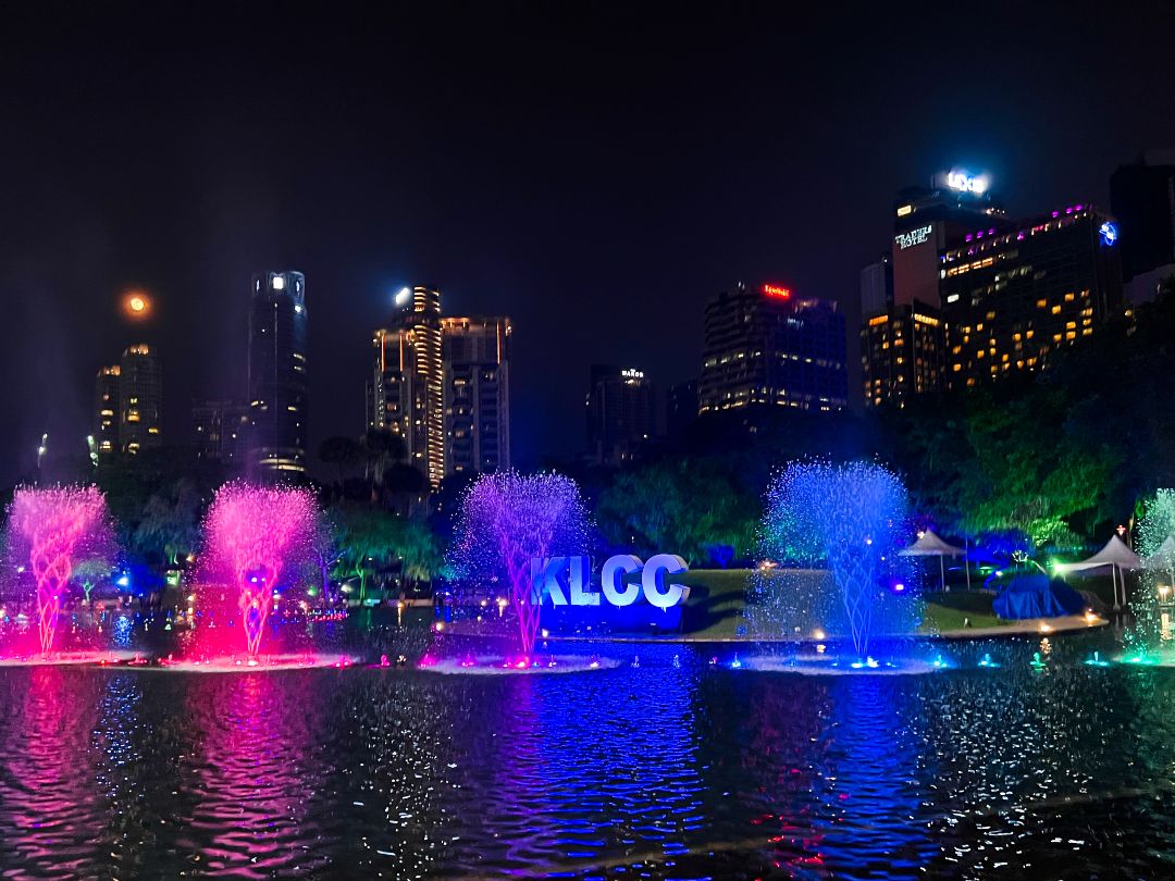 KLCC Park a Kuala Lumpur credit to @wanderlustabout
