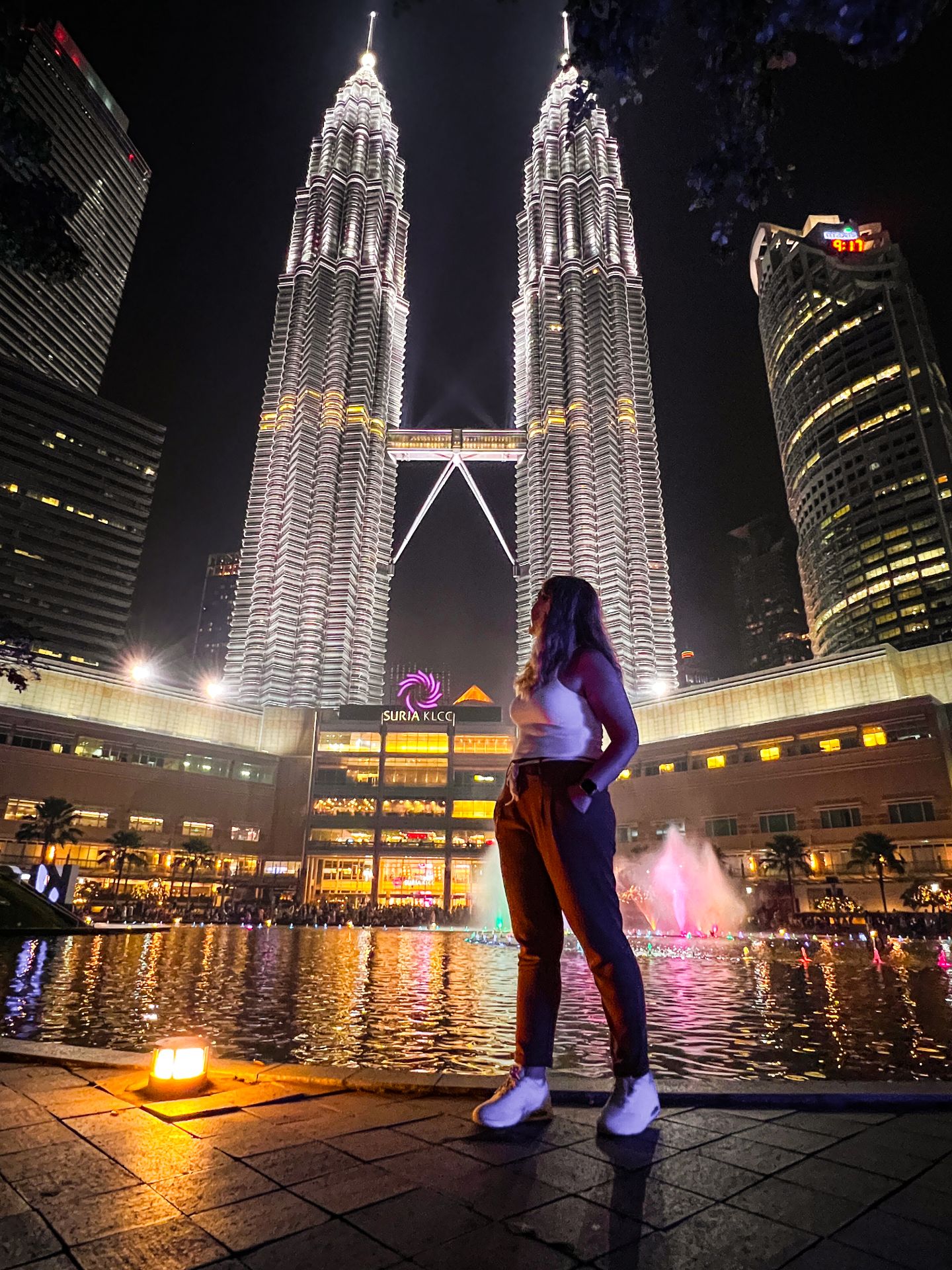 Petronas Towers a Kuala Lumpur credit to @wanderlustabout